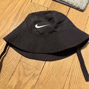 Black Nike bucket hat. Toddler size. Never worn.
